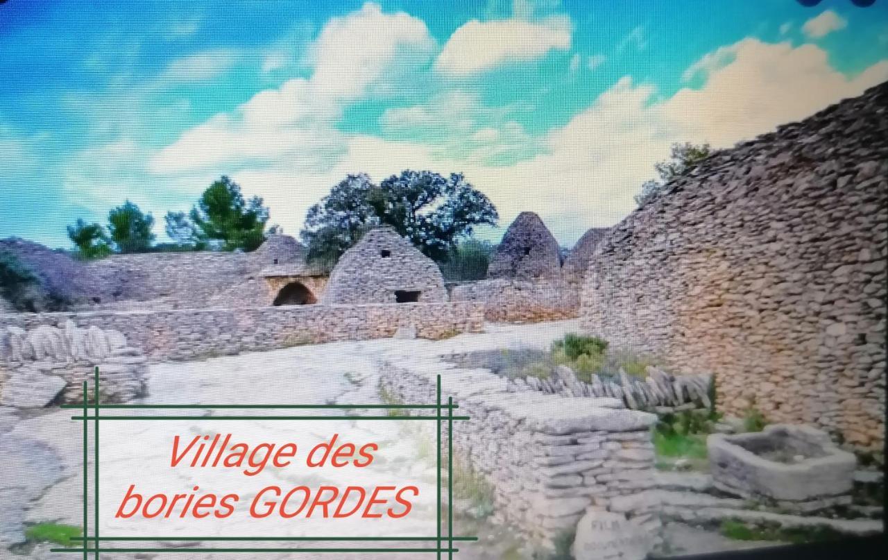 La Fee Viviane Et Michel L'Enchanteur Robion en Luberon Eksteriør bilde