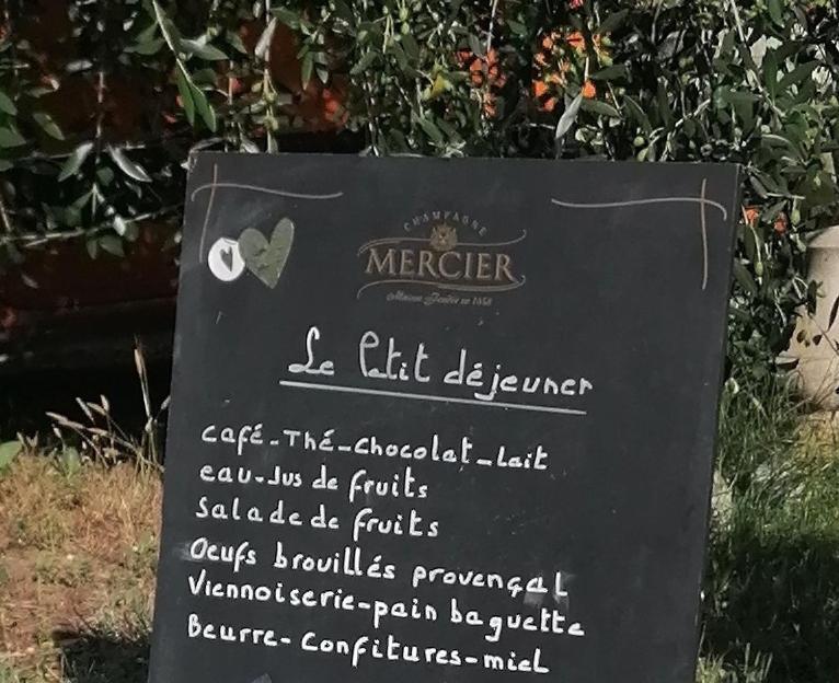 La Fee Viviane Et Michel L'Enchanteur Robion en Luberon Eksteriør bilde
